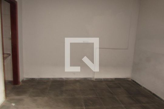Edícula de casa à venda com 3 quartos, 150m² em Jardim Maria Duarte, São Paulo
