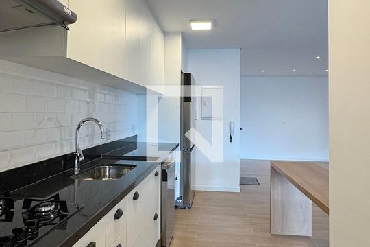 Cozinha de apartamento para alugar com 3 quartos, 124m² em Alphaville Industrial, Barueri