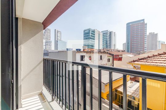 Varanda de kitnet/studio para alugar com 1 quarto, 25m² em Pinheiros, São Paulo