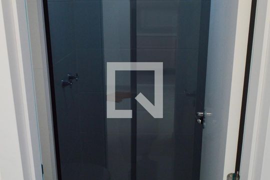 Banheiro de apartamento para alugar com 1 quarto, 34m² em Jacarepaguá, Rio de Janeiro