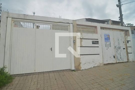 Fachada de casa para alugar com 2 quartos, 170m² em São José, Canoas