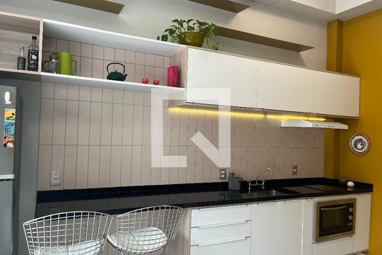 Cozinha de kitnet/studio para alugar com 1 quarto, 45m² em Perdizes, São Paulo