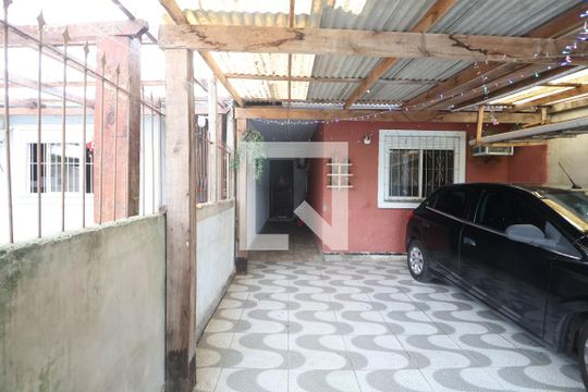 Garagem de casa à venda com 4 quartos, 120m² em Olaria, Canoas