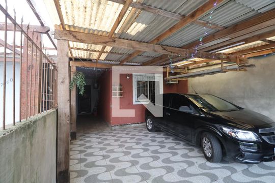 Garagem de casa à venda com 4 quartos, 120m² em Olaria, Canoas