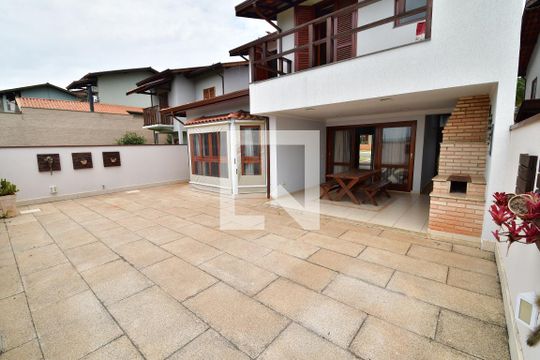 Quintal de casa de condomínio à venda com 3 quartos, 153m² em Parque dos Jacarandás, Campinas