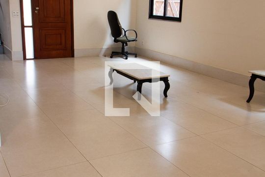 SALA de casa de condomínio à venda com 4 quartos, 150m² em Parque dos Jacarandás, Campinas