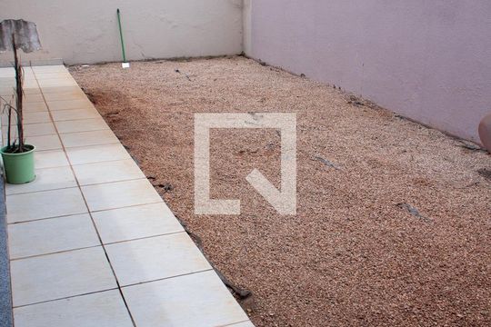 ÁREA EXTERNA FUNDOS de casa de condomínio à venda com 4 quartos, 150m² em Parque dos Jacarandás, Campinas