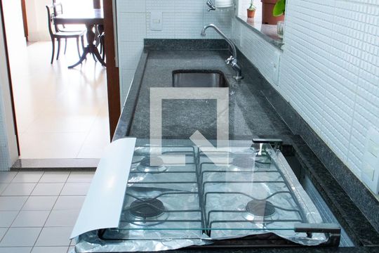 COZINHA de casa de condomínio à venda com 4 quartos, 150m² em Parque dos Jacarandás, Campinas
