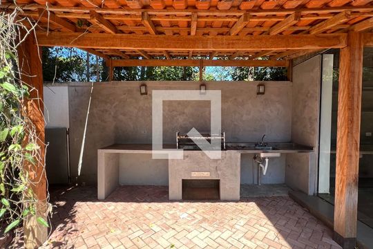 Churrasqueira de casa à venda com 4 quartos, 450m² em Alto de Pinheiros, São Paulo