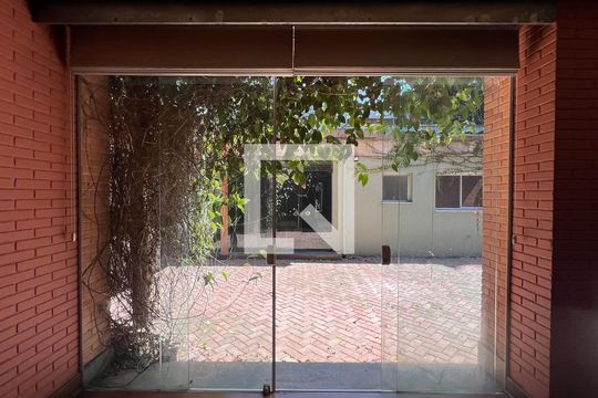 Quintal de casa à venda com 4 quartos, 450m² em Alto de Pinheiros, São Paulo