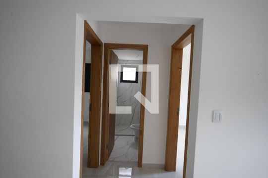 Corredor de apartamento para alugar com 1 quarto, 42m² em Sacomã, São Paulo