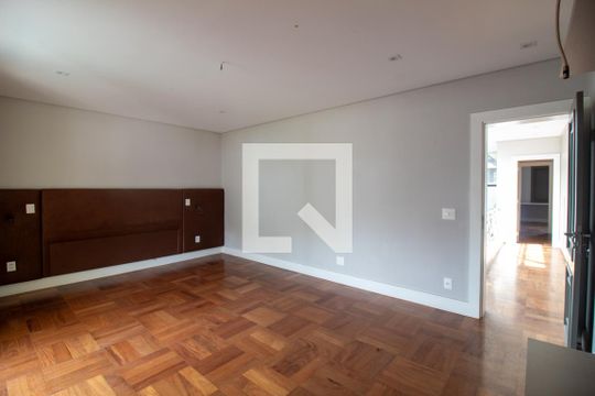Suíte 4 de casa para alugar com 5 quartos, 450m² em Chácara Monte Alegre, São Paulo