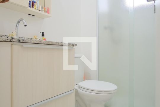 Banheiro de apartamento à venda com 2 quartos, 48m² em Vila Carrão, São Paulo