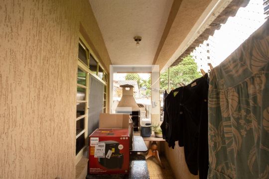 ÁREA DE SERVIÇO de casa à venda com 3 quartos, 250m² em Chora Menino, São Paulo