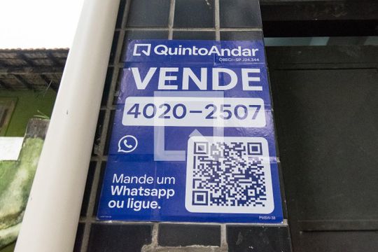 Placa  de casa à venda com 4 quartos, 350m² em Vila Guarani, São Paulo