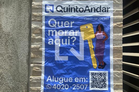Fachada plaquinha de apartamento para alugar com 1 quarto, 25m² em Vila Canero, São Paulo