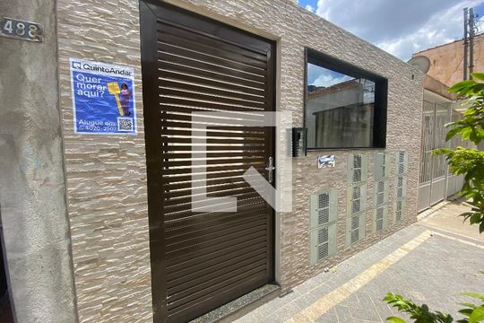 Fachada de apartamento para alugar com 1 quarto, 25m² em Vila Canero, São Paulo