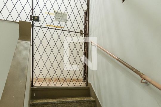 Área comum - Portão do andar de apartamento para alugar com 2 quartos, 95m² em Bonsucesso, Rio de Janeiro