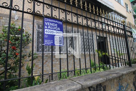 Placa de apartamento à venda com 2 quartos, 65m² em Olaria, Rio de Janeiro