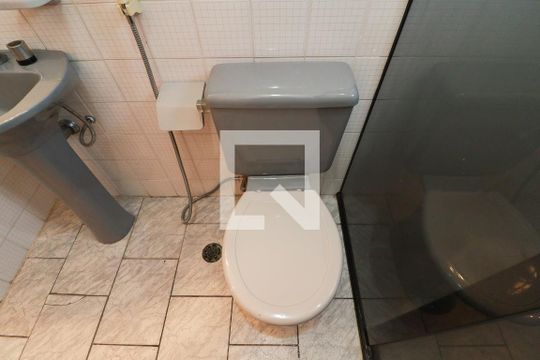 Banheiro Social de apartamento à venda com 4 quartos, 135m² em Jardim das Laranjeiras, São Paulo