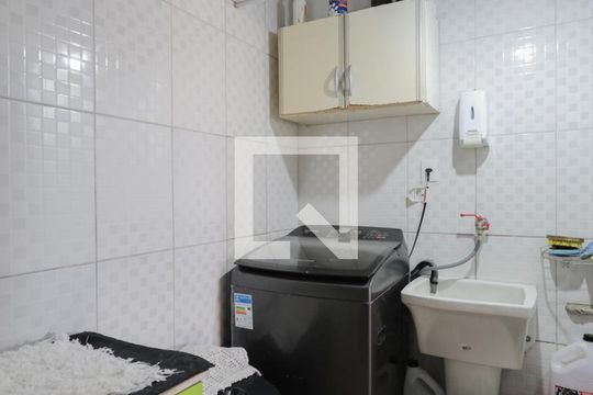 Cozinha de casa de condomínio à venda com 2 quartos, 120m² em Vila Espanhola, São Paulo