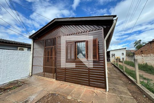 Fachada de casa para alugar com 2 quartos, 80m² em Vicentina, São Leopoldo