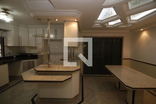 Cozinha de casa à venda com 4 quartos, 370m² em Vila Carrão, São Paulo