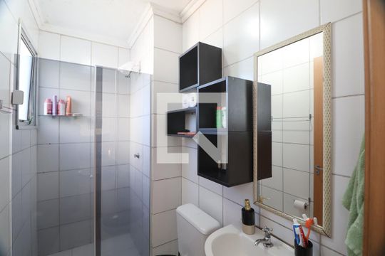 Banheiro de apartamento para alugar com 2 quartos, 47m² em Olaria, Canoas