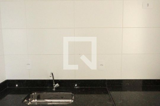 Cozinha de apartamento para alugar com 2 quartos, 35m² em Cidade Continental, São Paulo