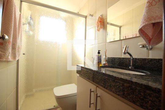 Banheiro de apartamento à venda com 2 quartos, 95m² em Palmares, Belo Horizonte