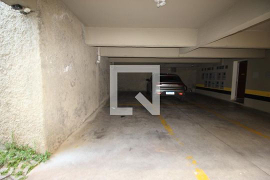 Vagas de garagem  de apartamento à venda com 2 quartos, 95m² em Palmares, Belo Horizonte