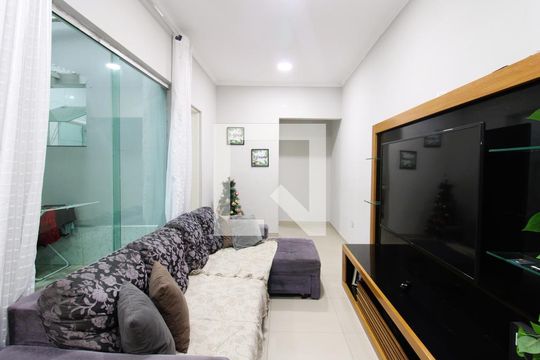 Sala de casa para alugar com 2 quartos, 150m² em Vila Nova Carolina, São Paulo