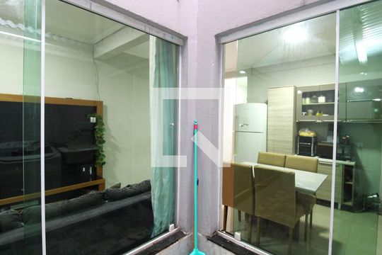 Área de Serviço de casa para alugar com 2 quartos, 150m² em Vila Nova Carolina, São Paulo