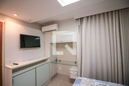 Quarto de apartamento para alugar com 1 quarto, 380m² em Qi 23, Brasília