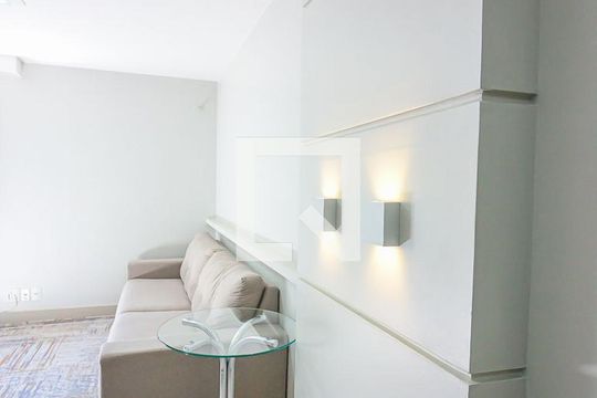 Sala de apartamento para alugar com 1 quarto, 380m² em Qi 23, Brasília