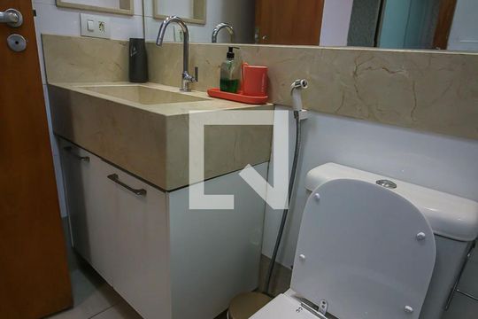 Banheiro de apartamento para alugar com 1 quarto, 380m² em Qi 23, Brasília