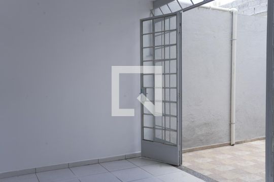 Área de Serviço de casa de condomínio para alugar com 3 quartos, 90m² em Goiânia, Belo Horizonte