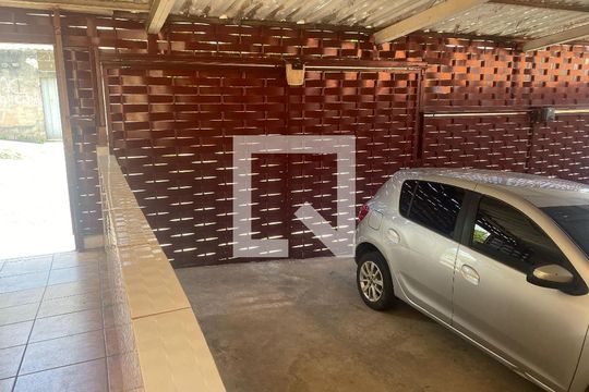 Garagem de casa de condomínio para alugar com 3 quartos, 90m² em Goiânia, Belo Horizonte