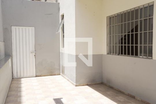 Área Externa de casa de condomínio para alugar com 3 quartos, 90m² em Goiânia, Belo Horizonte