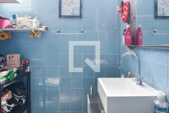 Banheiro de apartamento à venda com 2 quartos, 76m² em Icaraí, Niterói