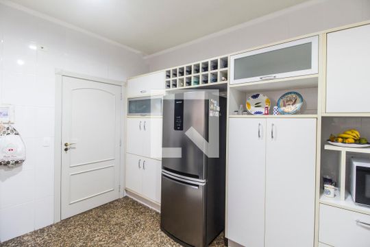Cozinha de casa de condomínio para alugar com 6 quartos, 600m² em Residencial das Estrelas, Barueri