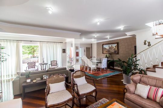 Sala de casa de condomínio para alugar com 6 quartos, 600m² em Residencial das Estrelas, Barueri