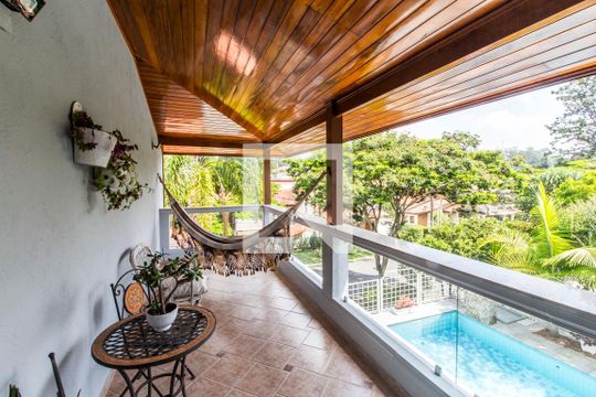 Varanda de casa de condomínio para alugar com 6 quartos, 600m² em Residencial das Estrelas, Barueri
