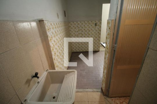 Área de Serviço de apartamento para alugar com 2 quartos, 50m² em Colégio, Rio de Janeiro