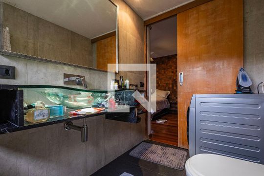 Suíte - Banheiro de apartamento para alugar com 1 quarto, 68m² em Jardim Paulista, São Paulo