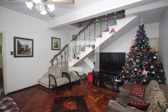 Casa à venda com 5 quartos, 290m² em Medianeira, Porto Alegre