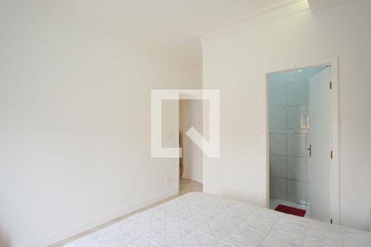 Suíte de casa à venda com 3 quartos, 250m² em Vila Carrão, São Paulo