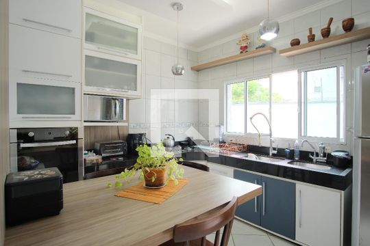 Cozinha de casa à venda com 3 quartos, 250m² em Vila Carrão, São Paulo