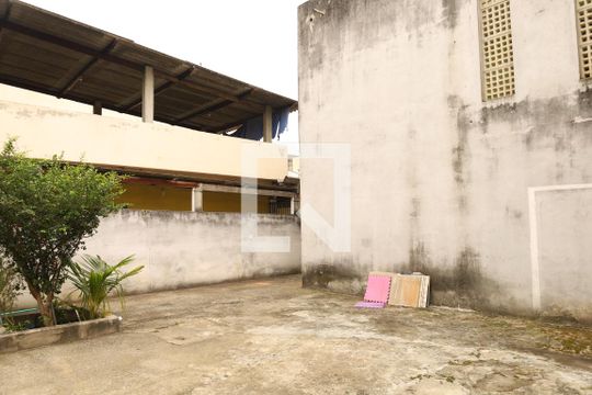 Quintal de casa para alugar com 6 quartos, 330m² em Jardim Lideranca, São Paulo