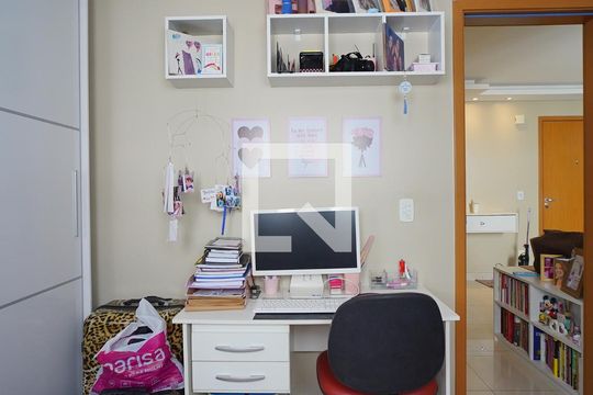 Quarto 1 de apartamento à venda com 2 quartos, 57m² em Morro Santana, Porto Alegre